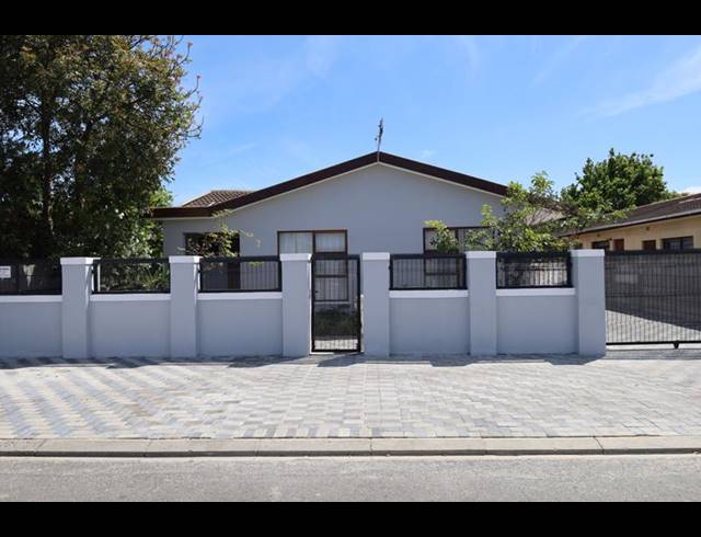 3 BEDROOM HOUSE FOR SALE IN EERSTERIVIER INDUSTRIA